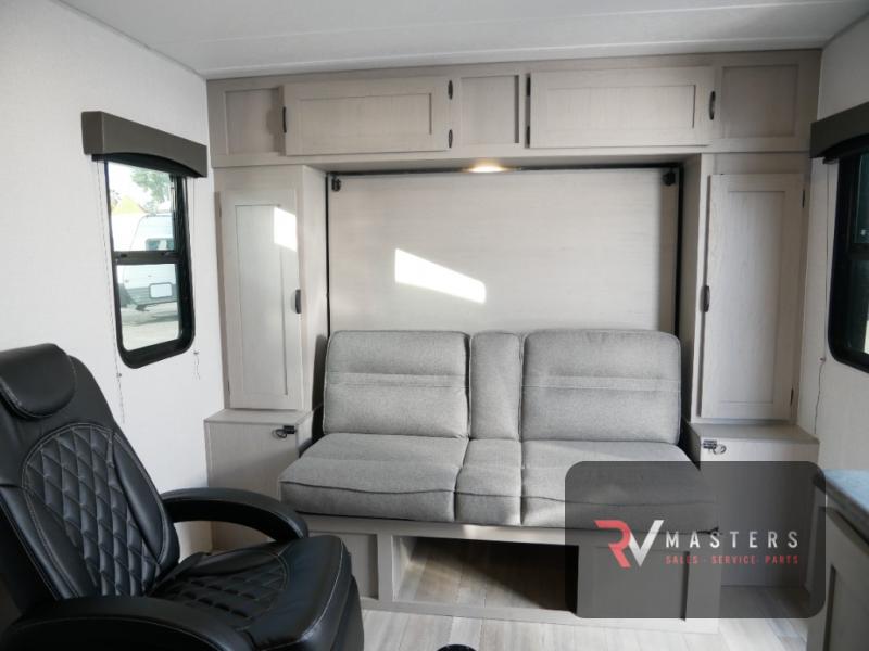 Coachmen RV Clipper 18FQ bed